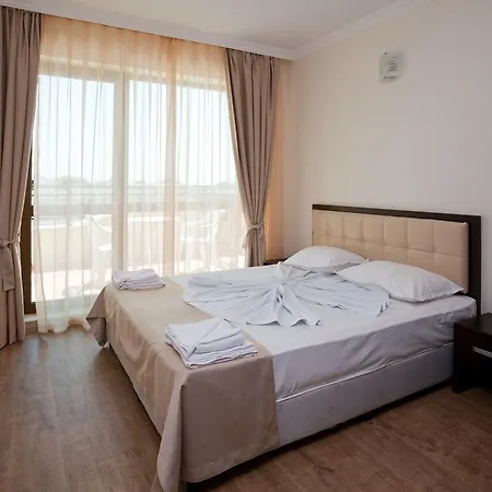 Отель Saint George Palace 3*