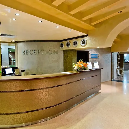 Отель Saint George Palace 3*